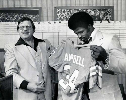 Earl Campbell | Texas Legend